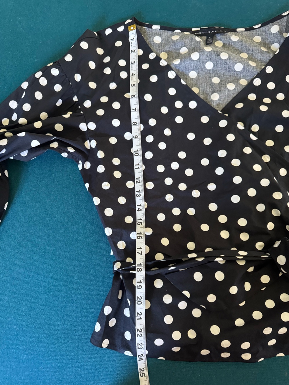 White House Black Market Black & Cream Polka Dot Puff Sleeve Wrap Blouse Sz L - Picture 10 of 12